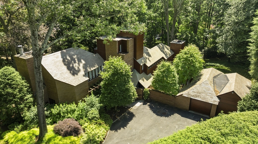 331 Heath Street Brookline, MA 02467 - Photo 28 of 31 an aerial view of a house having yard
