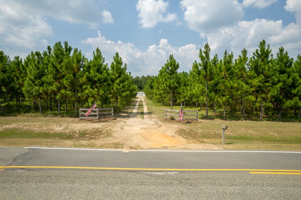 606 Greggs Road Adel, GA 31620 - Photo 5 of 41 Gallery Image 5