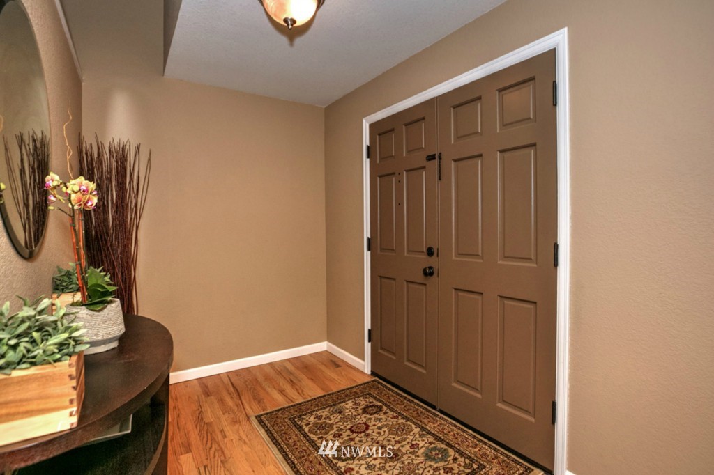 11919 Northeast 168th Street Bothell, WA 98011 - Photo 2 of 24 Gallery Image 2