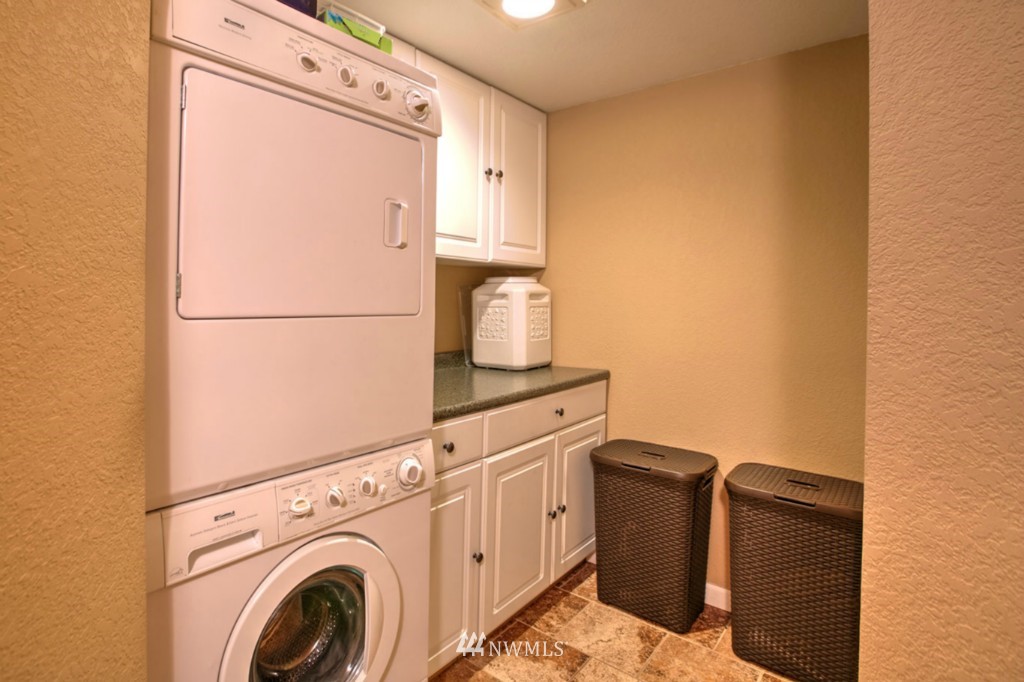 11919 Northeast 168th Street Bothell, WA 98011 - Photo 12 of 24 Gallery Image 12