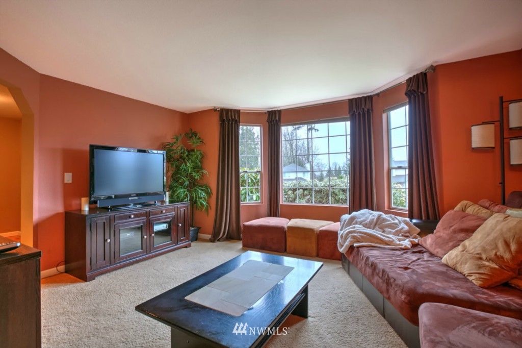 11919 Northeast 168th Street Bothell, WA 98011 - Photo 3 of 24 Gallery Image 3