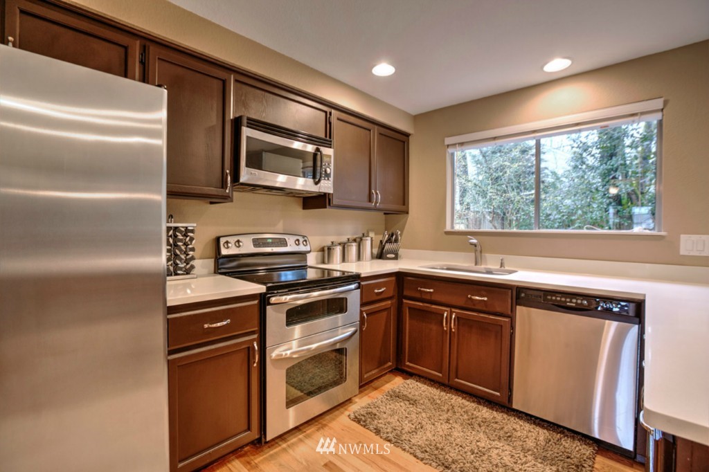 11919 Northeast 168th Street Bothell, WA 98011 - Photo 6 of 24 Gallery Image 6