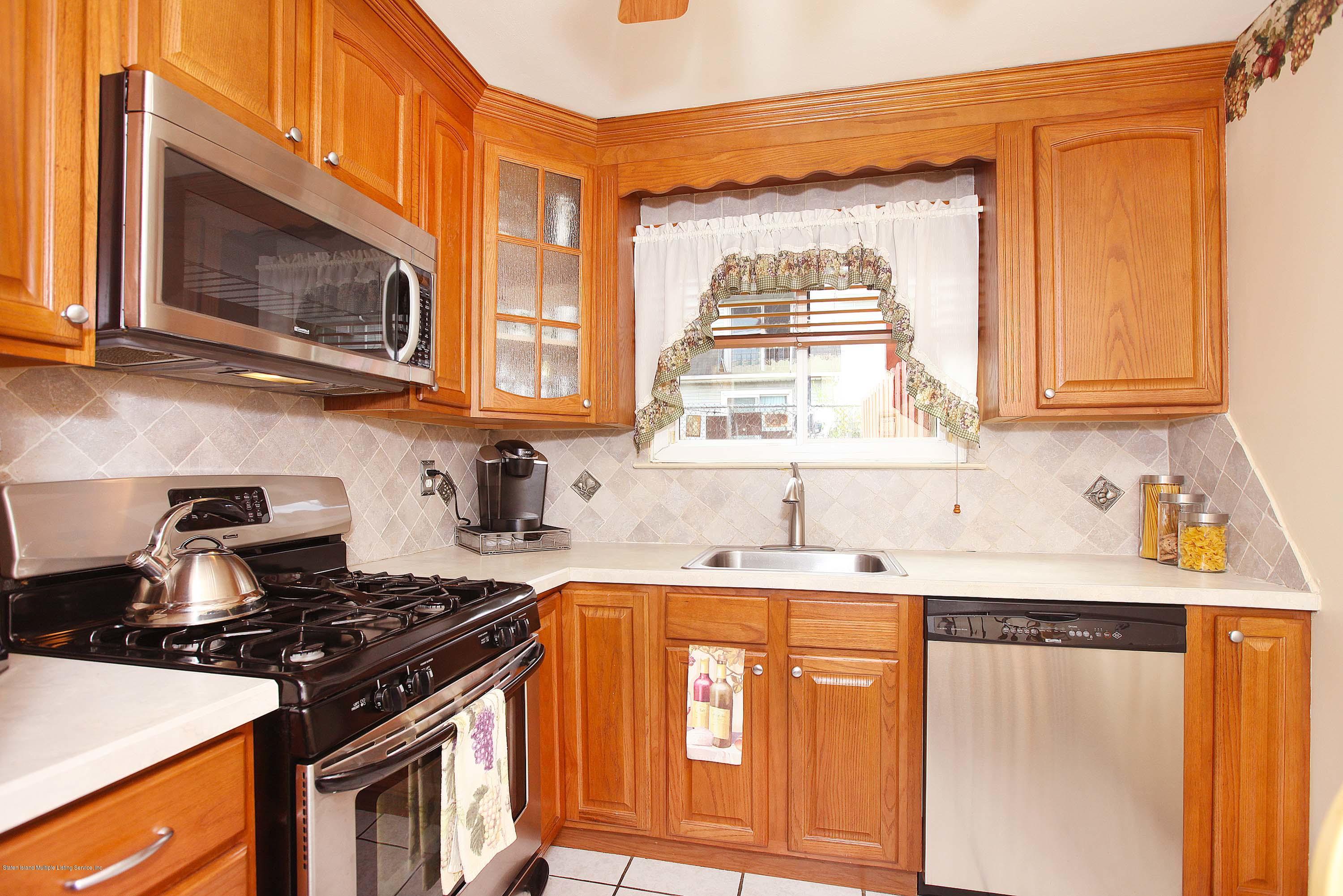 99 Stack Drive Staten Island, NY 10312 - Photo 7 of 16 007_Kitchen 1