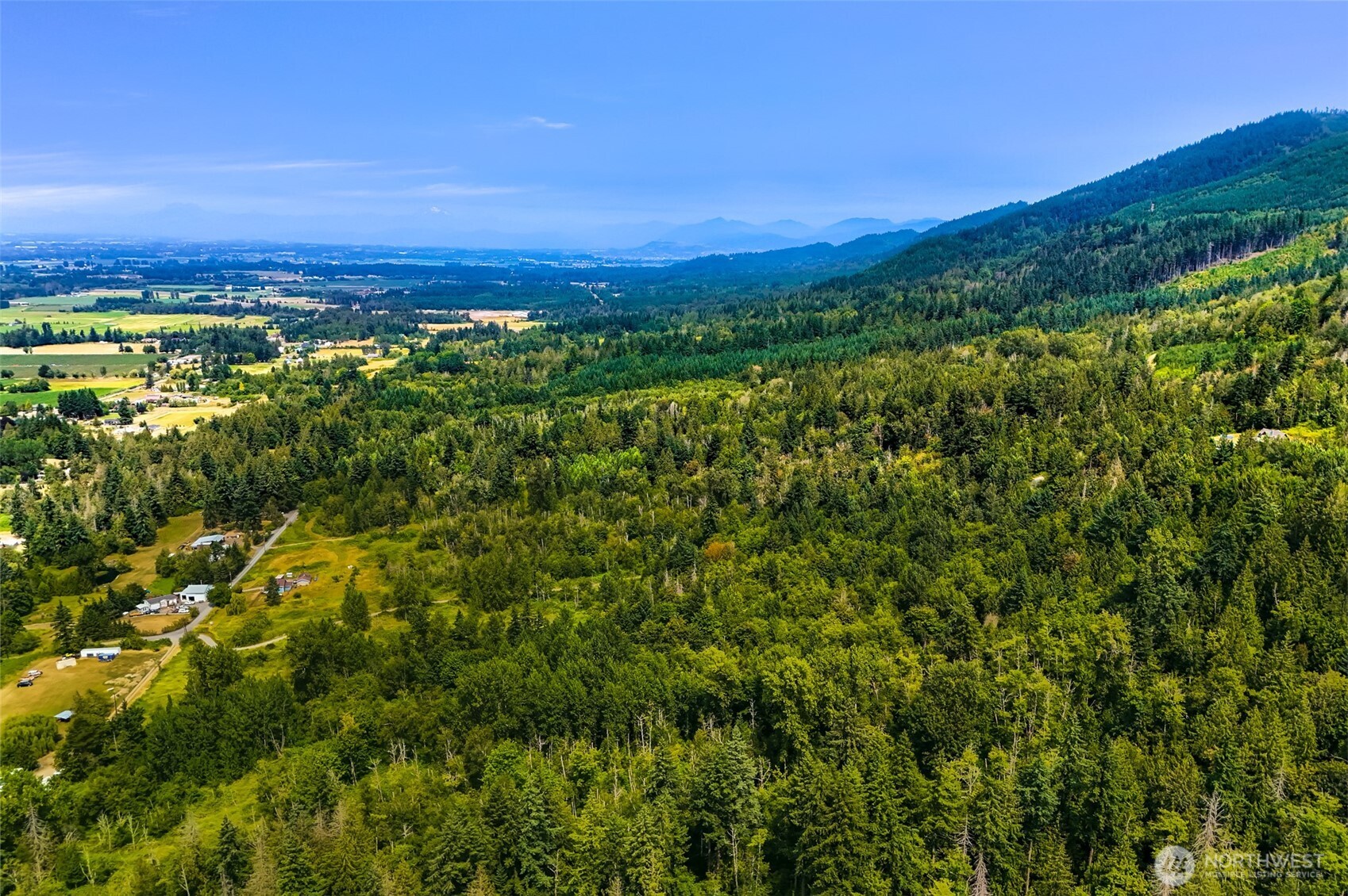 3900 Hopewell Road Everson, WA 98247 - Photo 23 of 31 a view of a city with an ocean