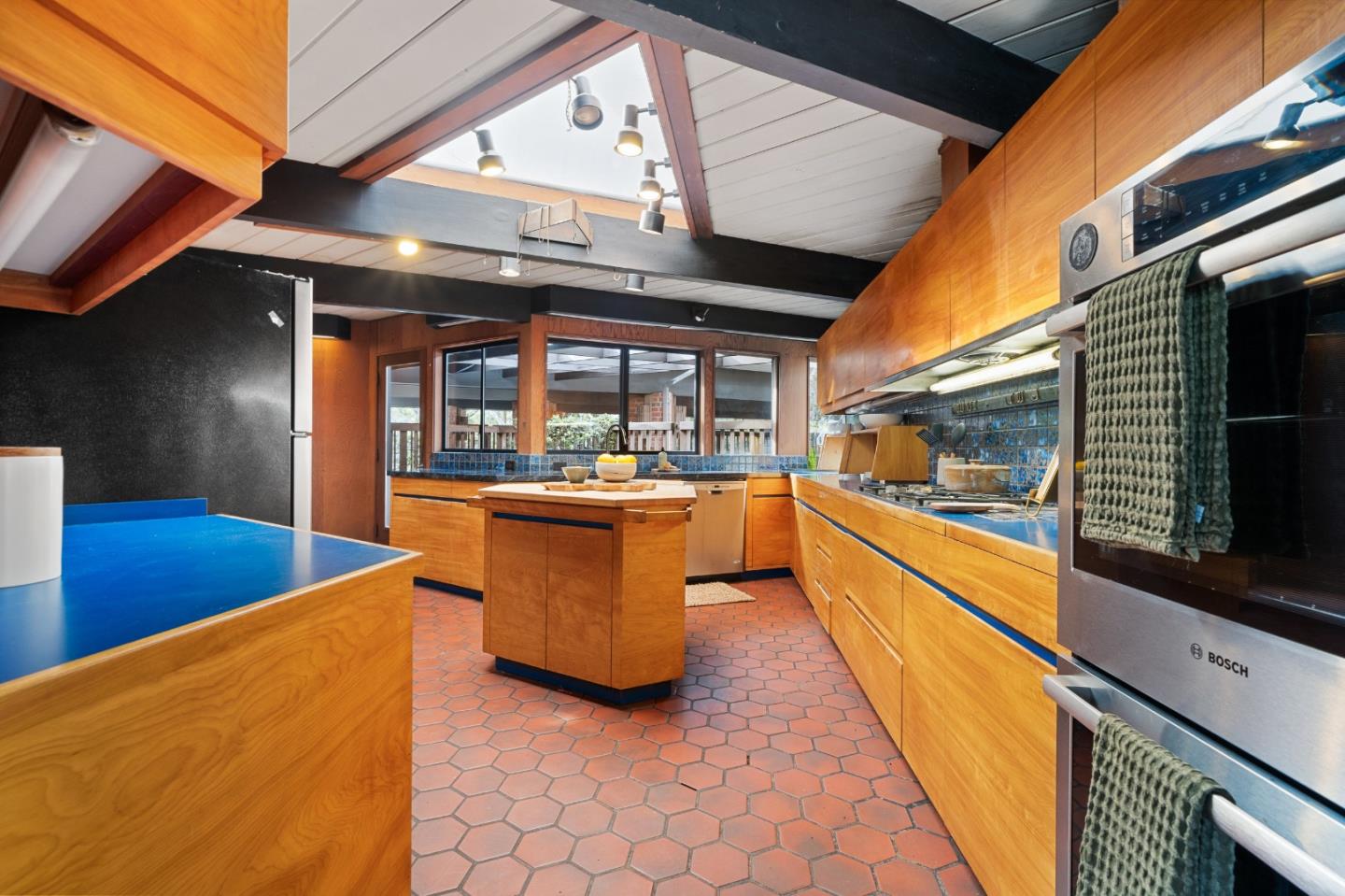 19 Irving Avenue Atherton, CA 94027 - Photo 18 of 33