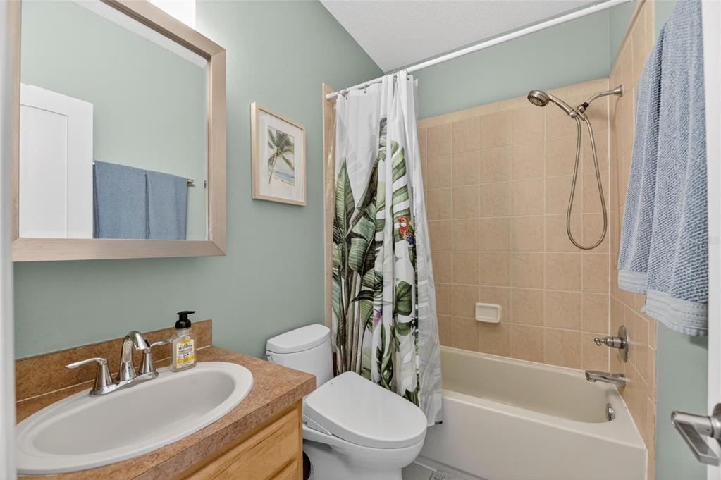 508 Islebay Drive Apollo Beach, FL 33572 - Photo 60 of 98 a bathroom with a sink toilet and shower