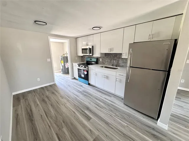 $1,995 | 5928 13th St Court East, Bradenton, FL 34203