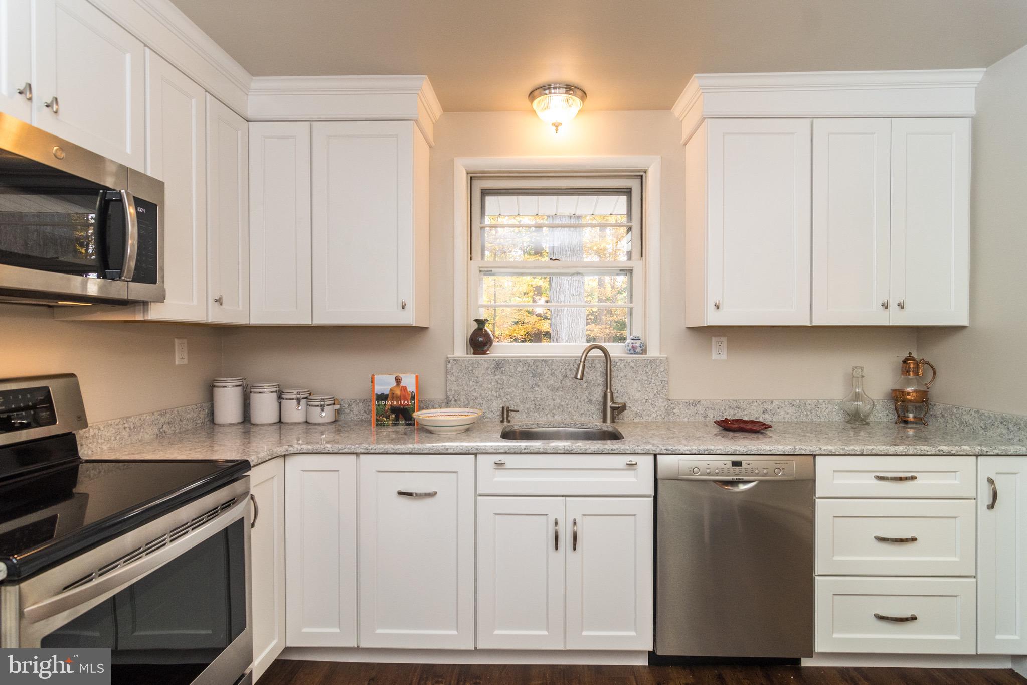 93 Buttonwood Lane Doylestown, PA 18901 - Photo 15 of 35 Totally renovated kitchen(Jan.2019) New floor, too