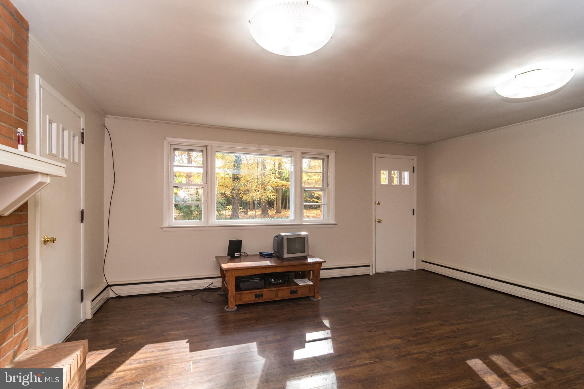 93 Buttonwood Lane Doylestown, PA 18901 - Photo 32 of 35 Lrg Family rm ; perfect place for holiday tree