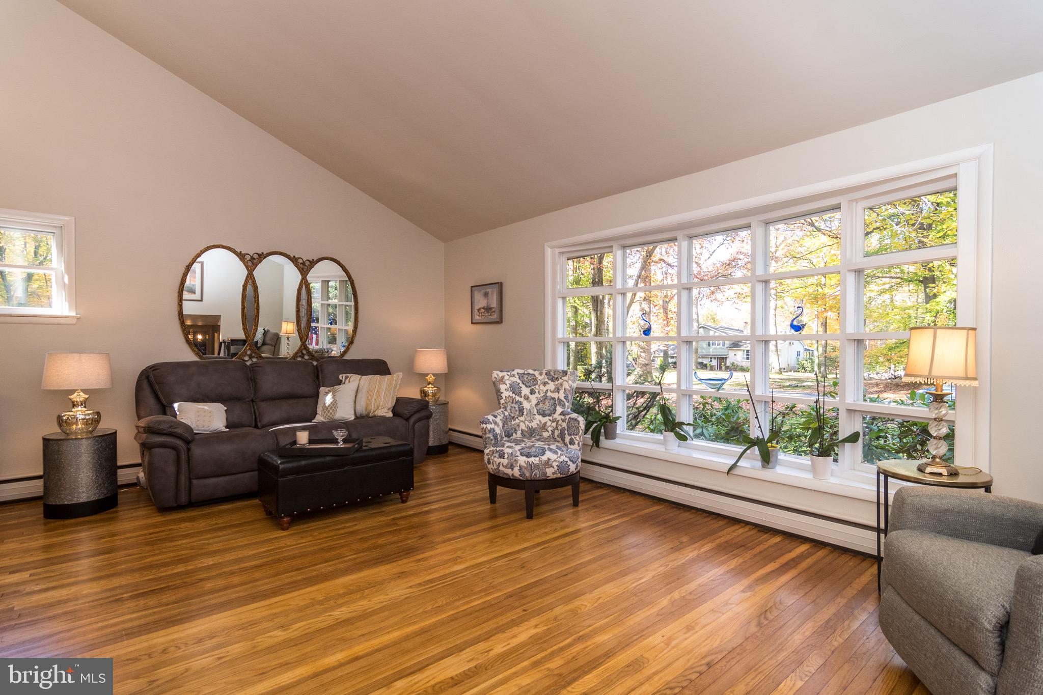 93 Buttonwood Lane Doylestown, PA 18901 - Photo 6 of 35 LR with plenty of meeting space for clubs/visitors