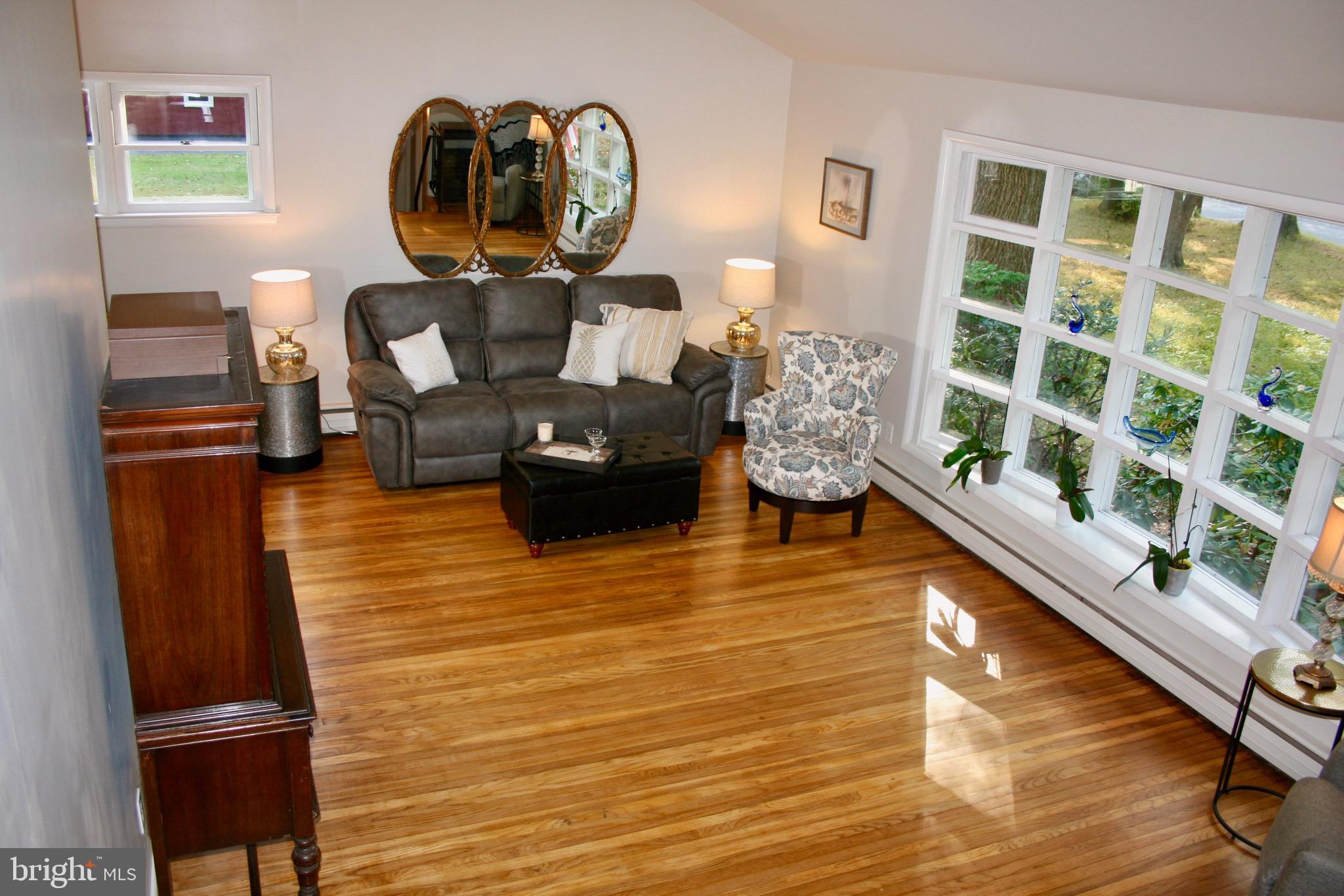 93 Buttonwood Lane Doylestown, PA 18901 - Photo 7 of 35 LR with Large Bay Window& holiday tree spot