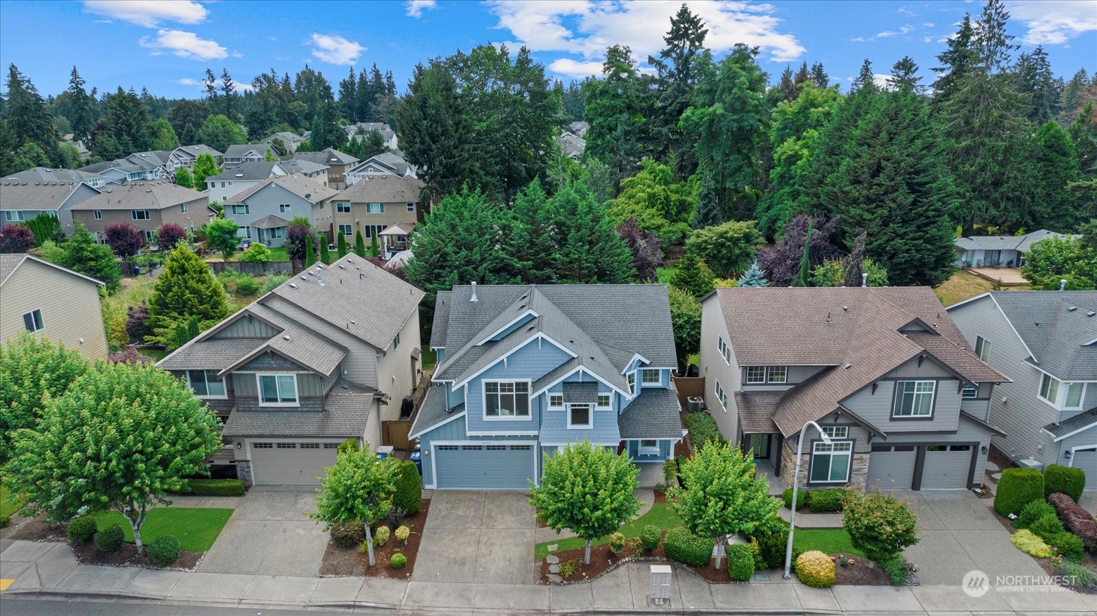 4725 Northeast 2nd Place Renton, WA 98059 - Photo 2 of 38