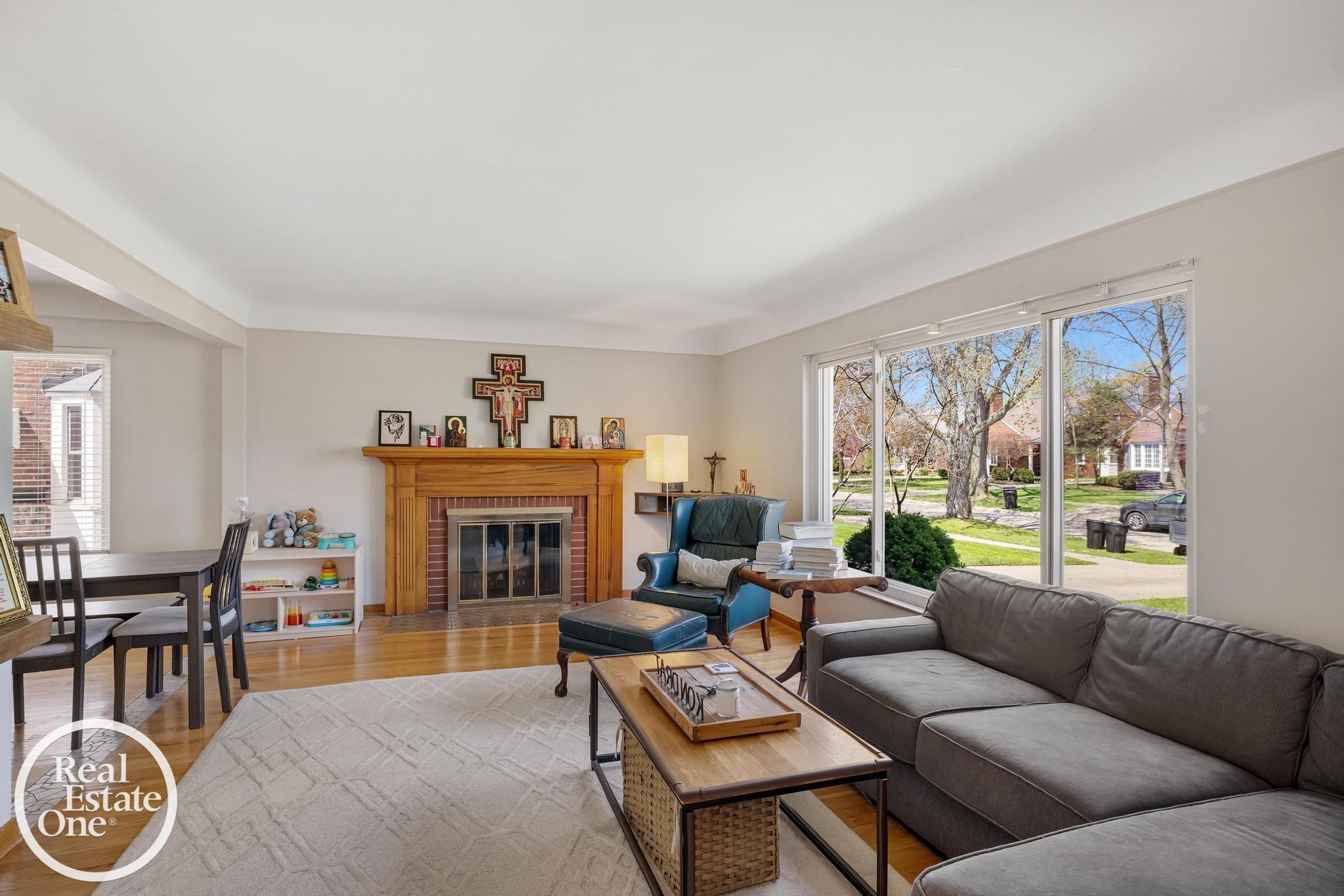 375 Ridgemont Road Grosse Pointe Farms, MI 48236 - Photo 6 of 29