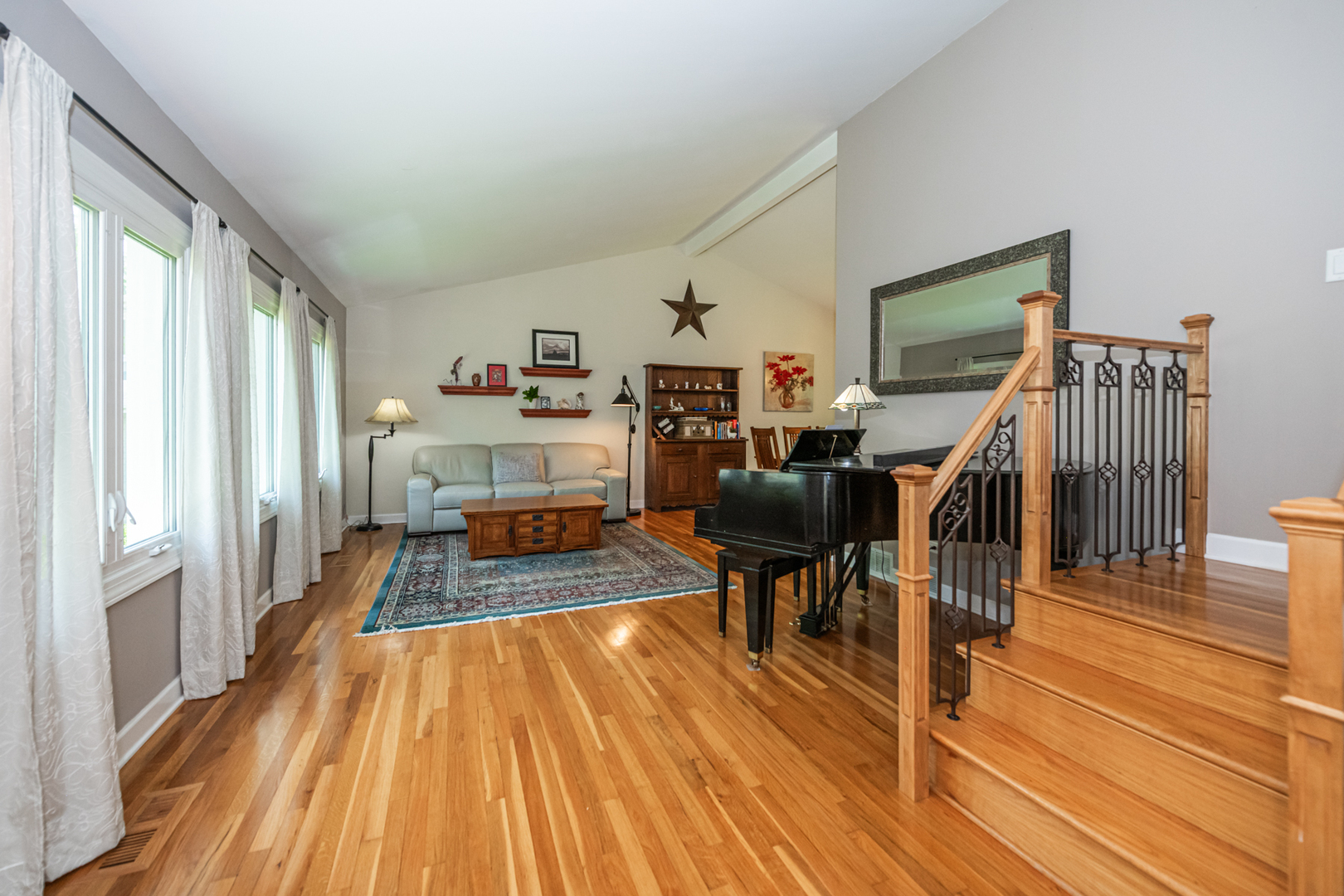 220 North Haddon Place Addison, IL 60101 - Photo 7 of 62 Gallery Image 7