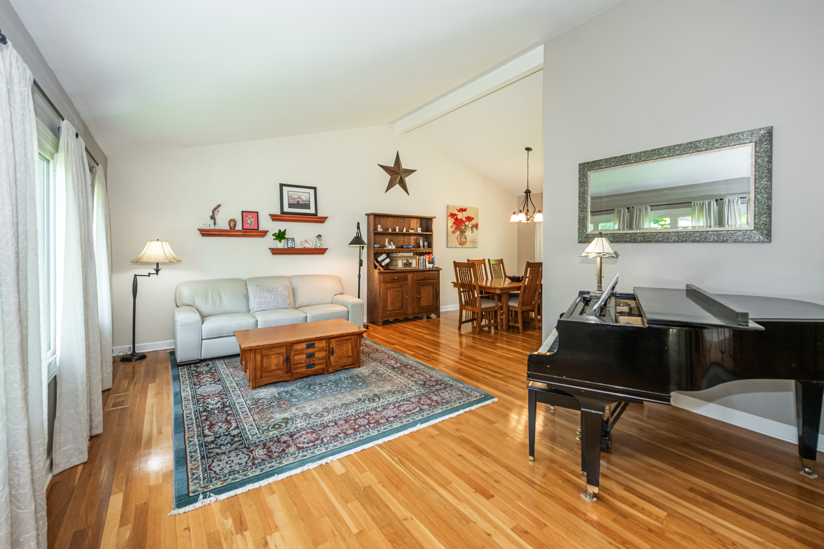 220 North Haddon Place Addison, IL 60101 - Photo 8 of 62 Gallery Image 8