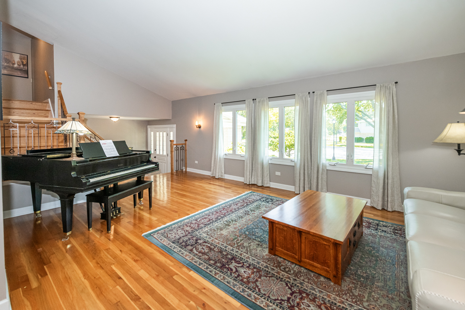 220 North Haddon Place Addison, IL 60101 - Photo 9 of 62 Gallery Image 9