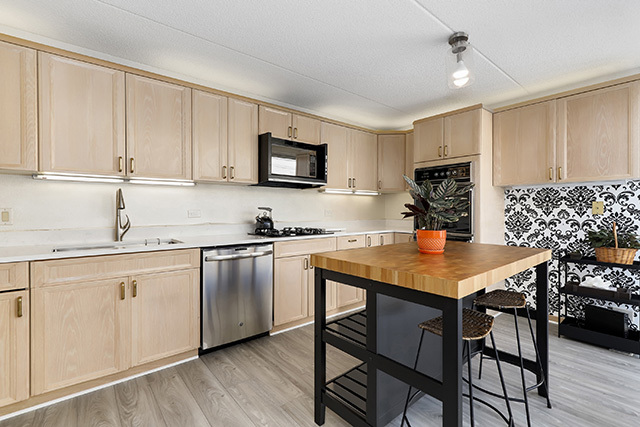 1748 Seton Road Northbrook, IL 60062 - Photo 8 of 36