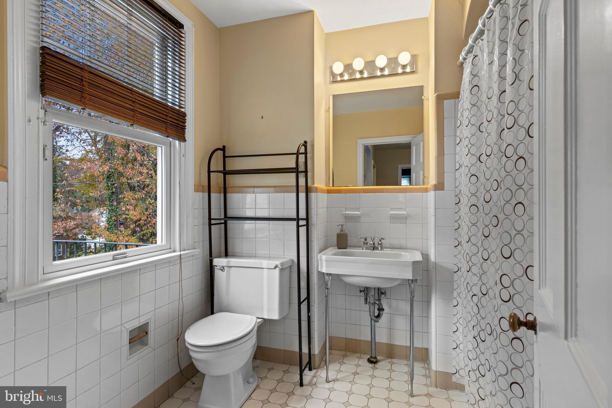 1603 Hillcrest Road Glenside, PA 19038 - Photo 30 of 49