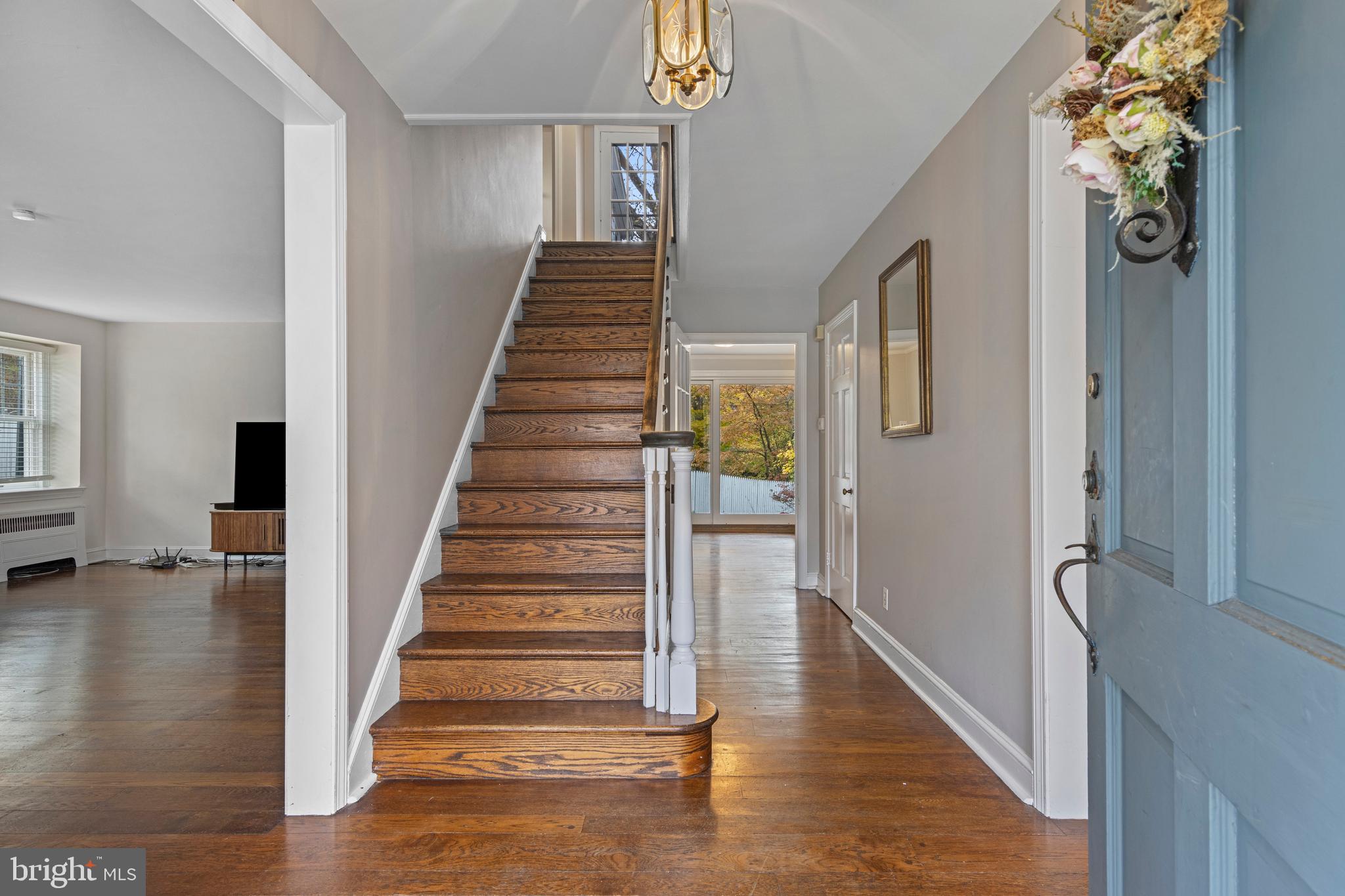 1603 Hillcrest Road Glenside, PA 19038 - Photo 5 of 49