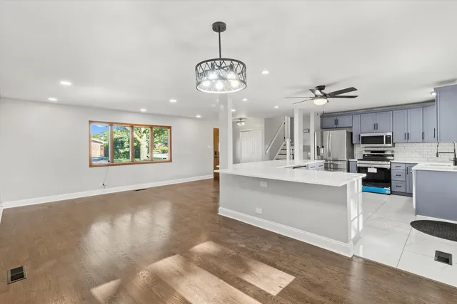 $274,900 | 325 Indiana Street, Park Forest, IL 60466