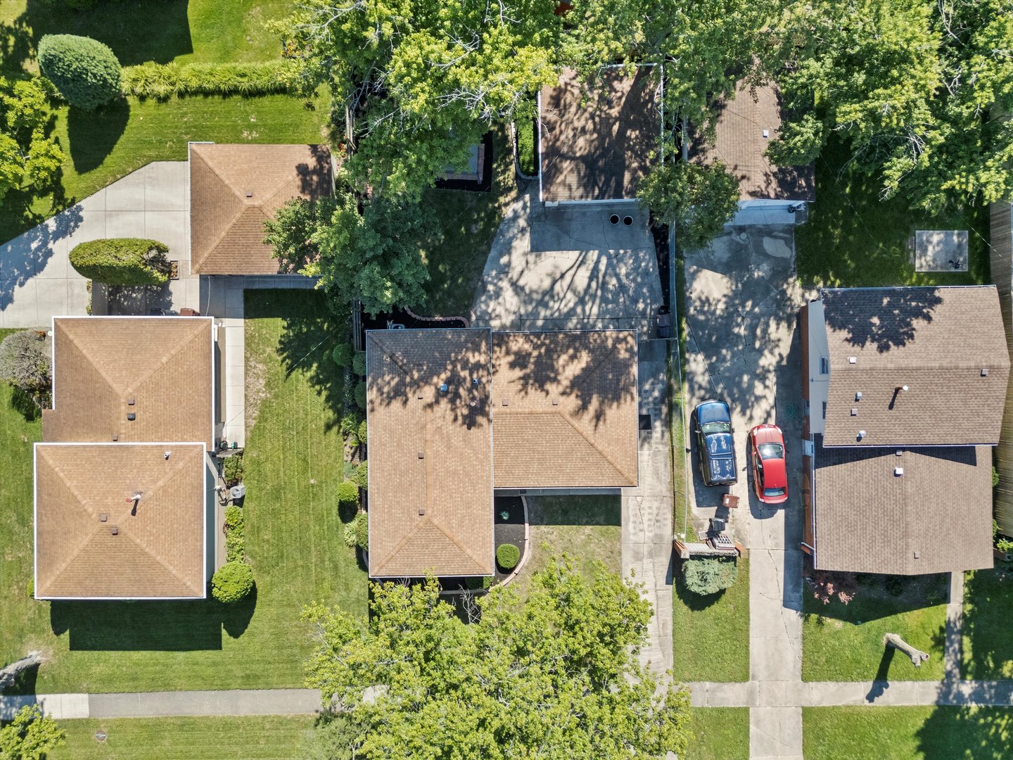 325 Indiana Street Park Forest, IL 60466 - Photo 27 of 28 an aerial view of multiple houses with yard