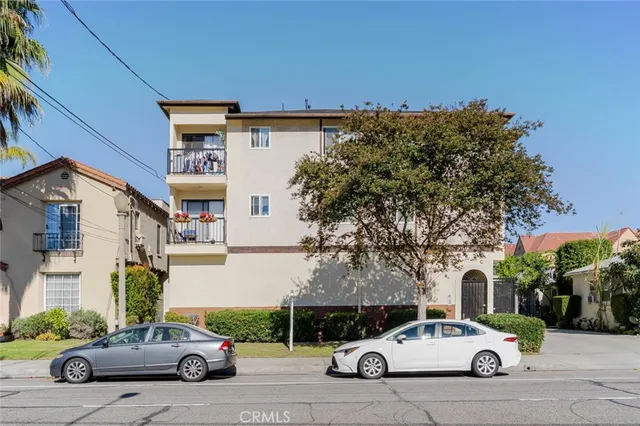 $2,400 | 909 East Chevy Chase Drive, Unit 9, Glendale, CA 91205