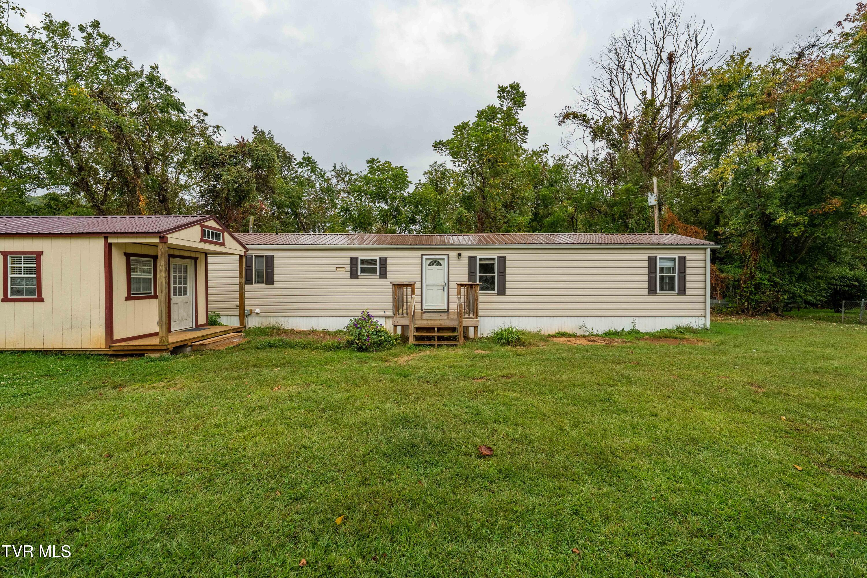 140 Peters Hollow Road Elizabethton, TN 37643 - Photo 1 of 34 140 Peters Hollow Road (6 of 43)