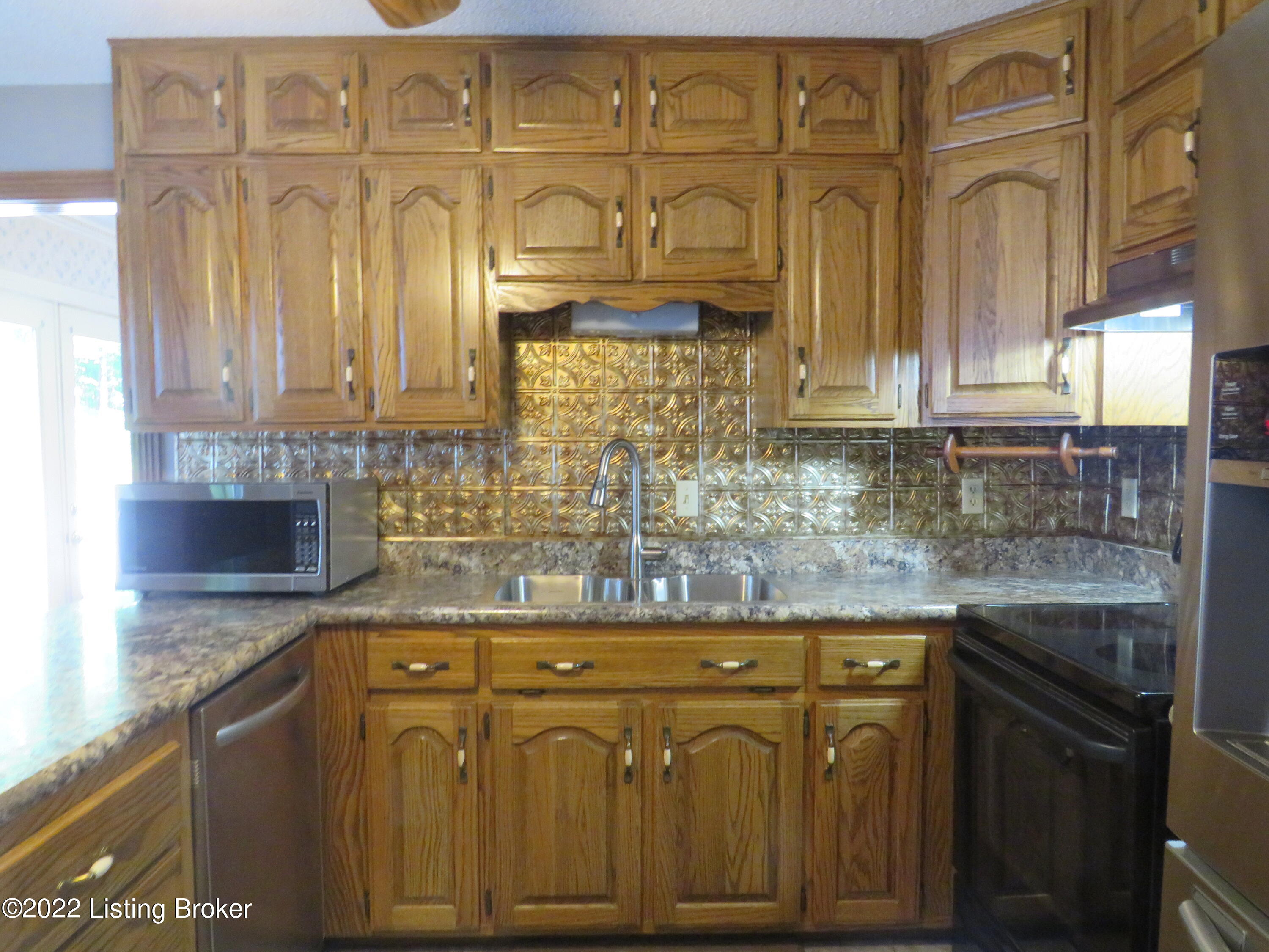 1582 Barnes Road Bardstown, KY 40004 - Photo 6 of 40 IMG_0891 - Copy