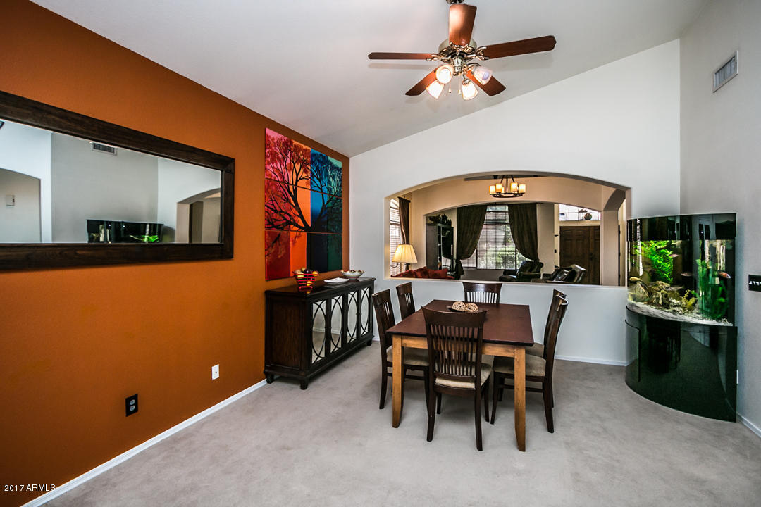 394 West El Freda Road Tempe, AZ 85284 - Photo 8 of 31 Family Room