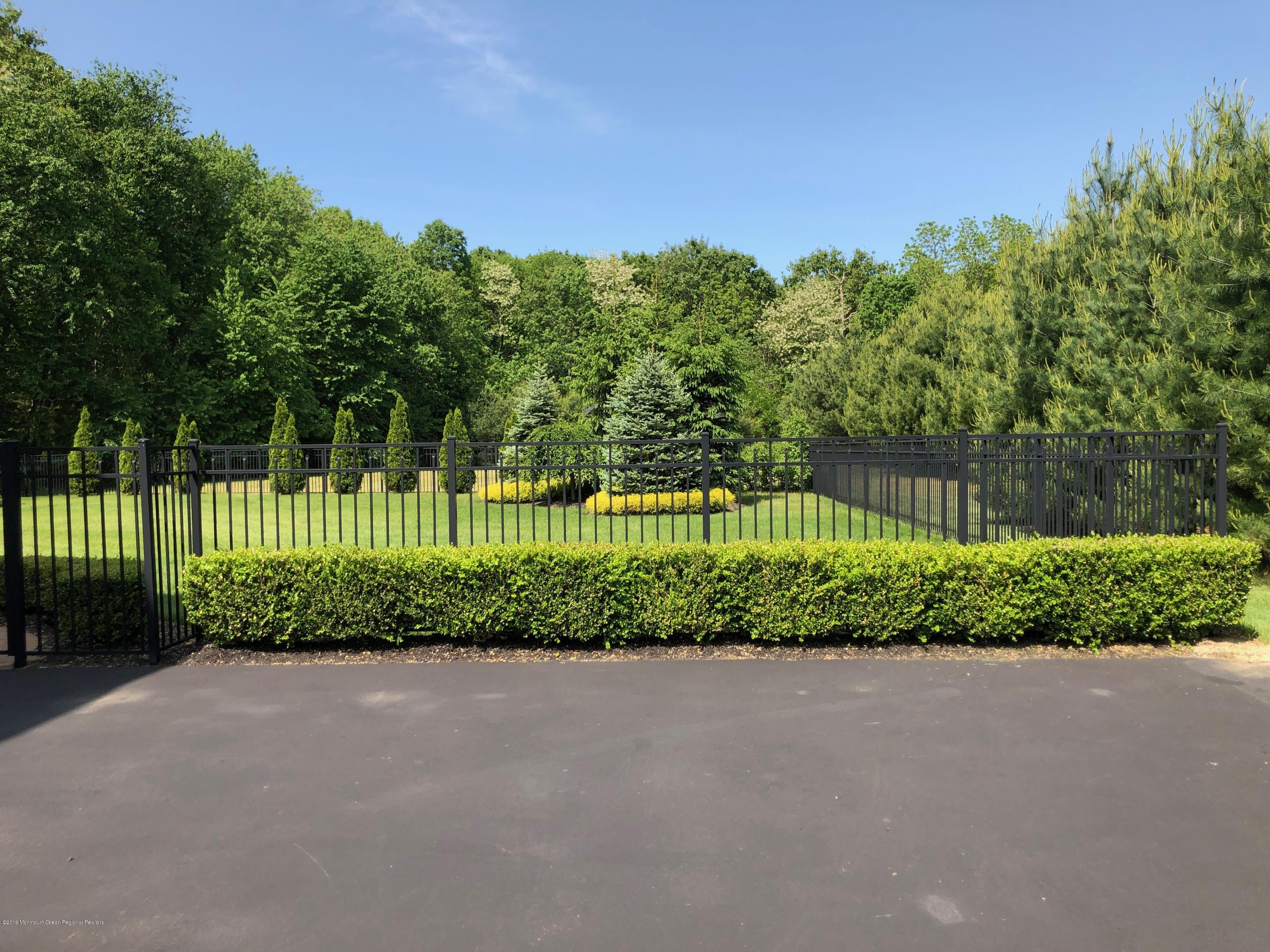 130 Crine Road Morganville, NJ 07751 - Photo 7 of 46