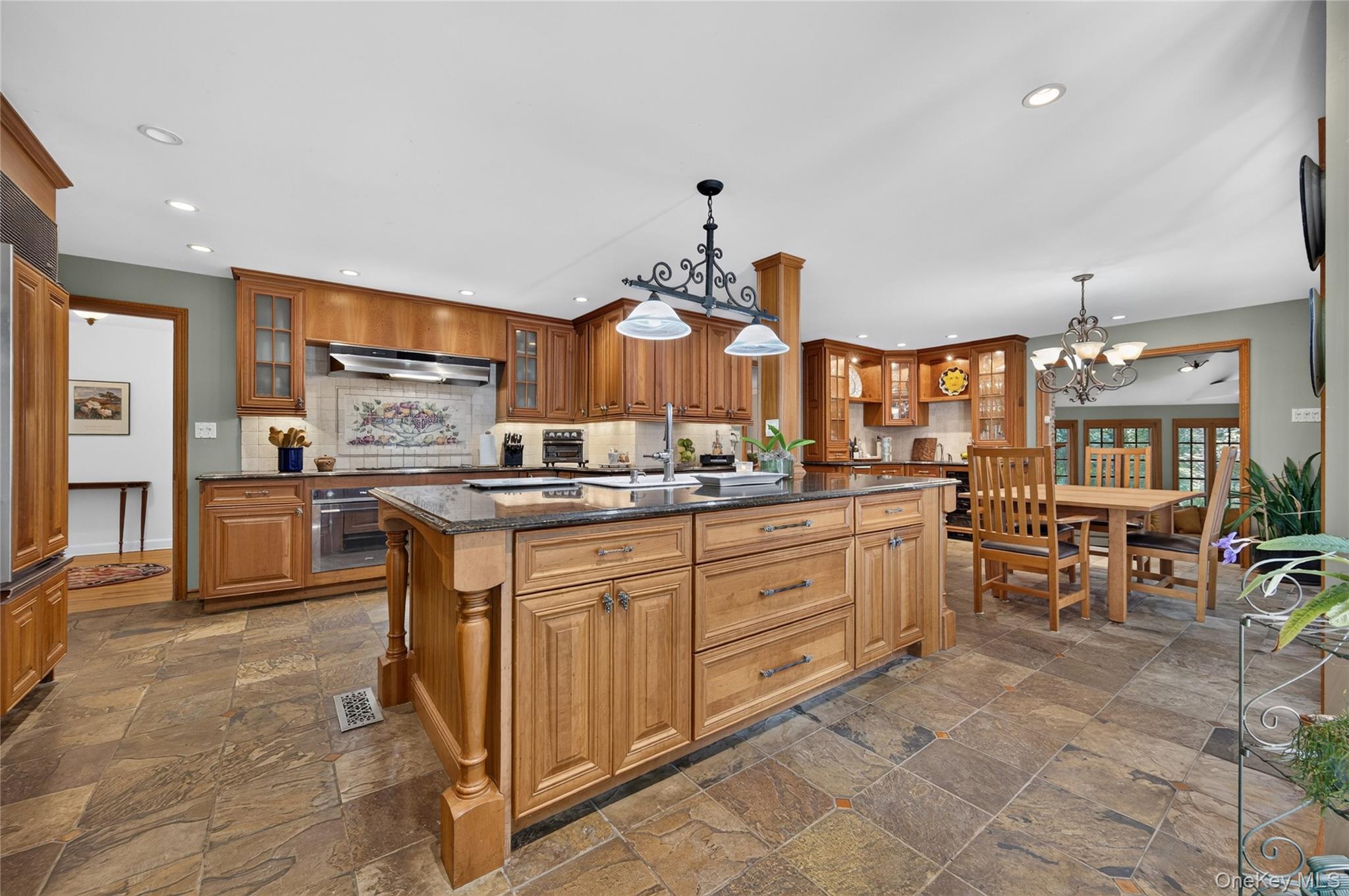 2108 Edge Road Muttontown, NY 11791 - Photo 14 of 38