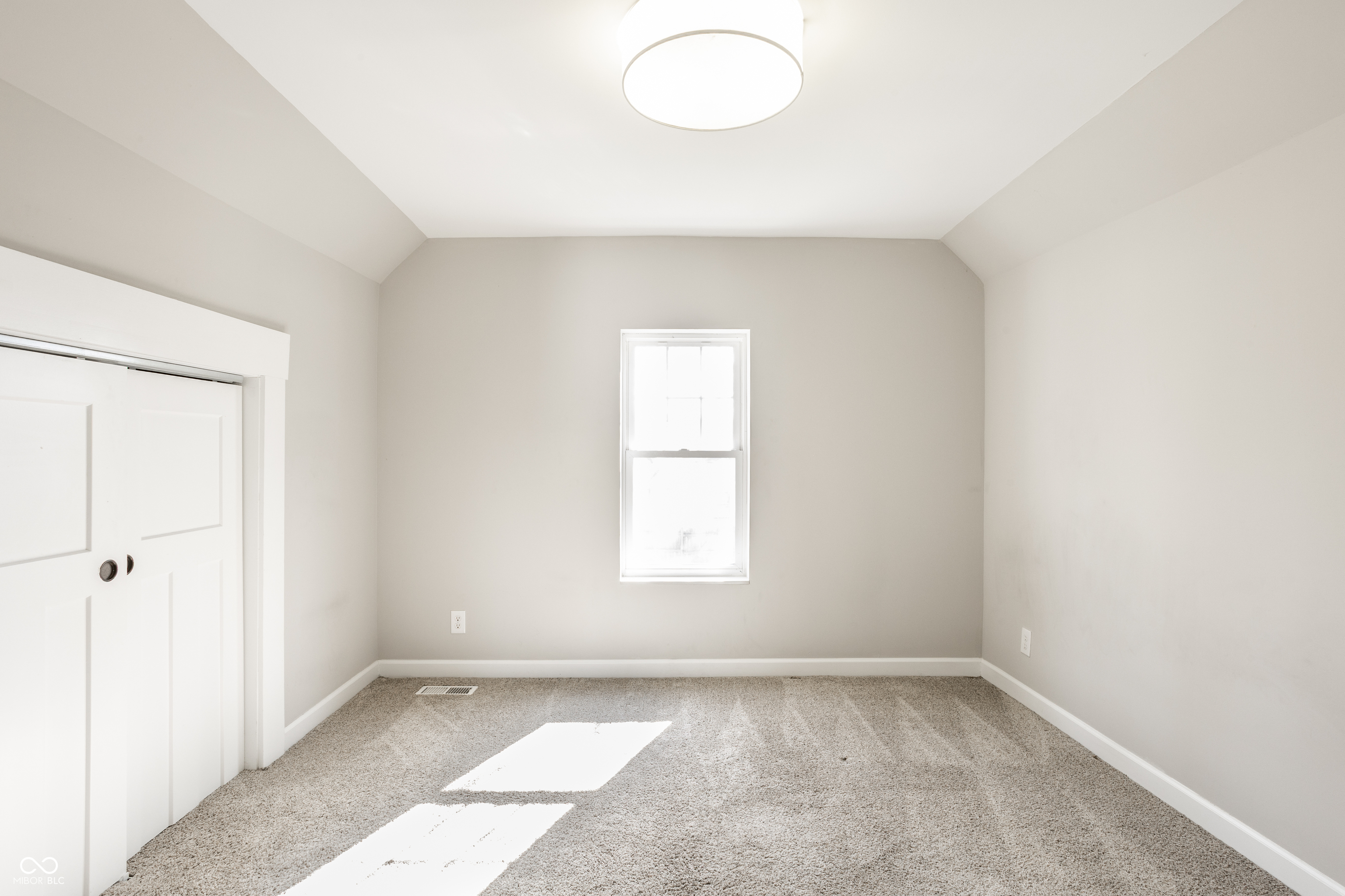 4031 Rookwood Avenue Indianapolis, IN 46208 - Photo 11 of 15