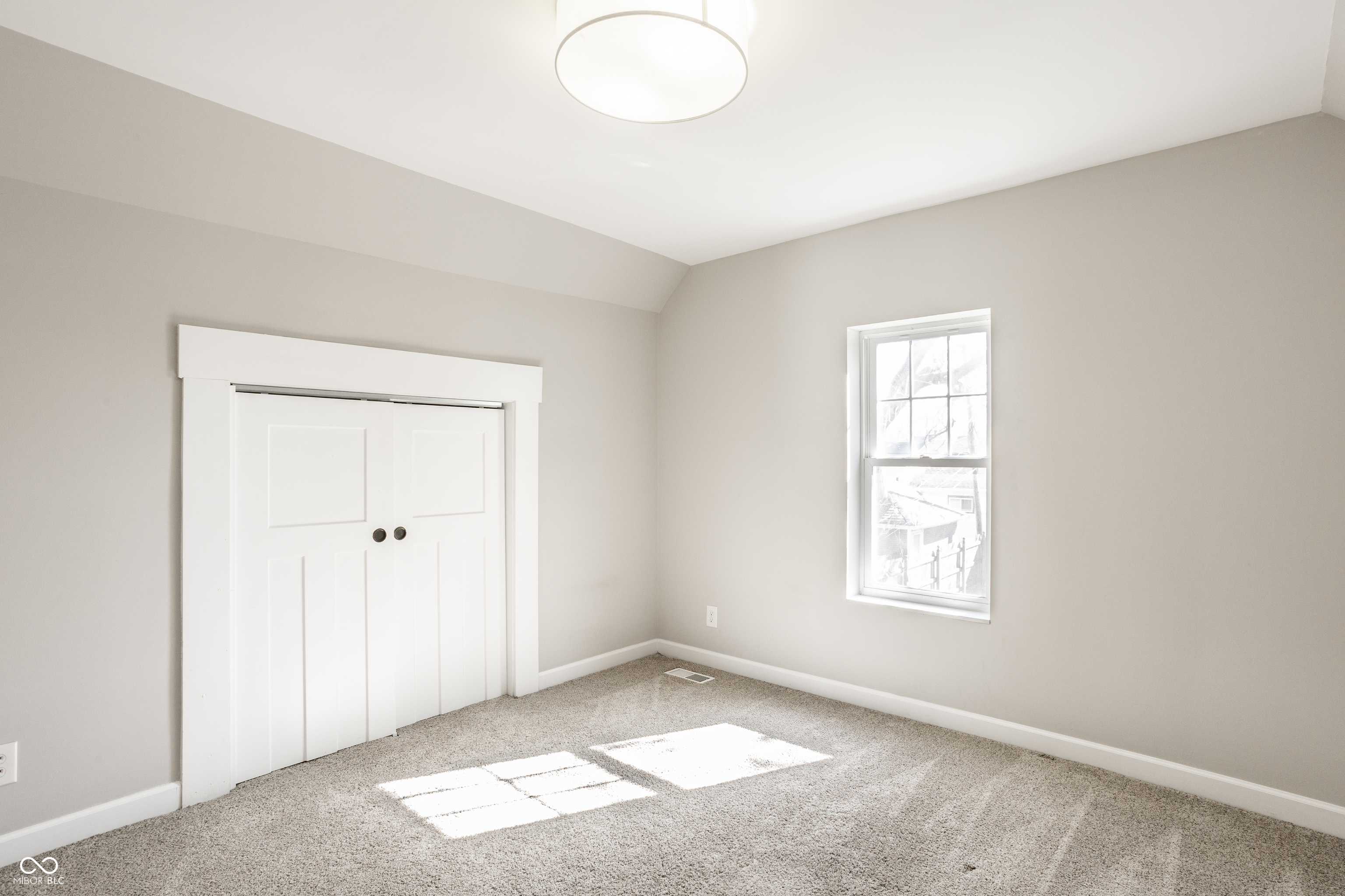 4031 Rookwood Avenue Indianapolis, IN 46208 - Photo 12 of 15