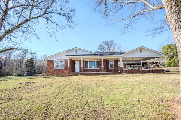 $299,999 | 5026 Tinin Road, Clifton, TN 38425
