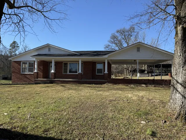 $299,999 | 5026 Tinin Road, Clifton, TN 38425