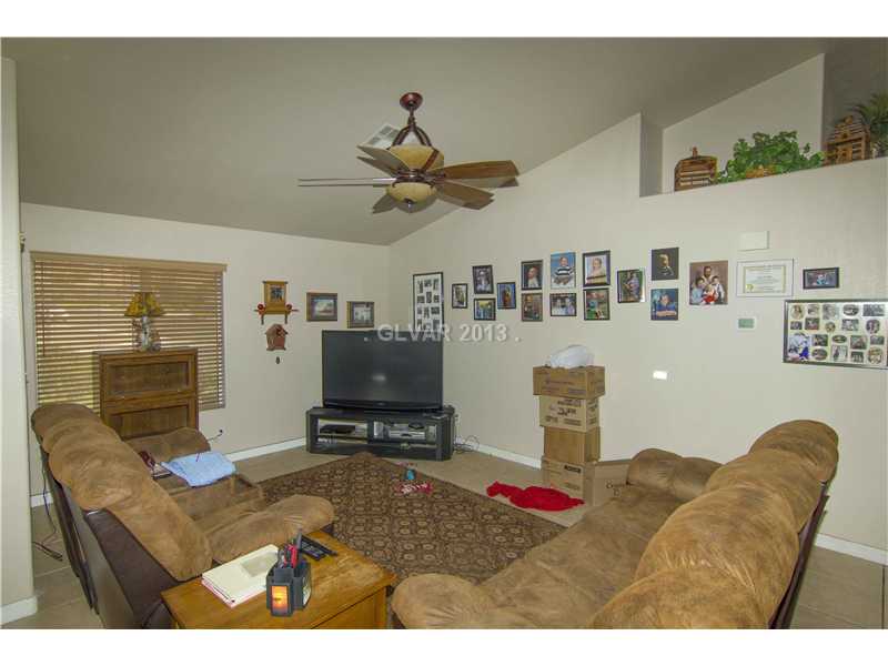 122 Rancho Maderas Way Henderson, NV 89002 - Photo 4 of 10 Property Photo.
