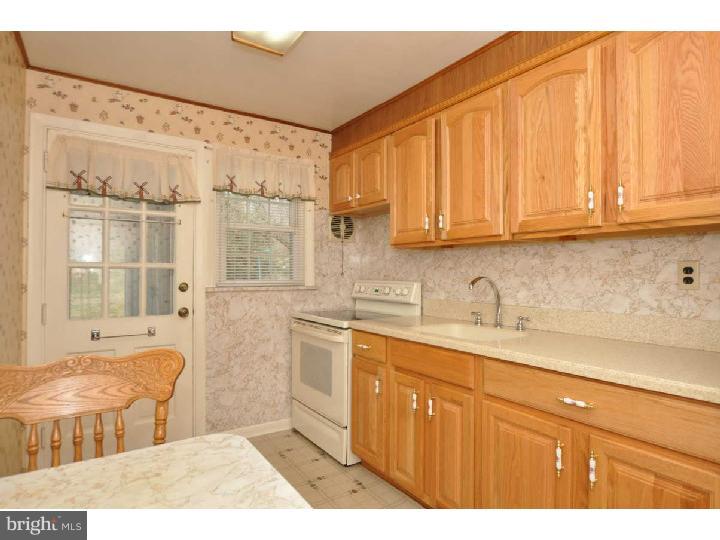 517 Glendale Road Havertown, PA 19083 - Photo 8 of 19 Kitchen