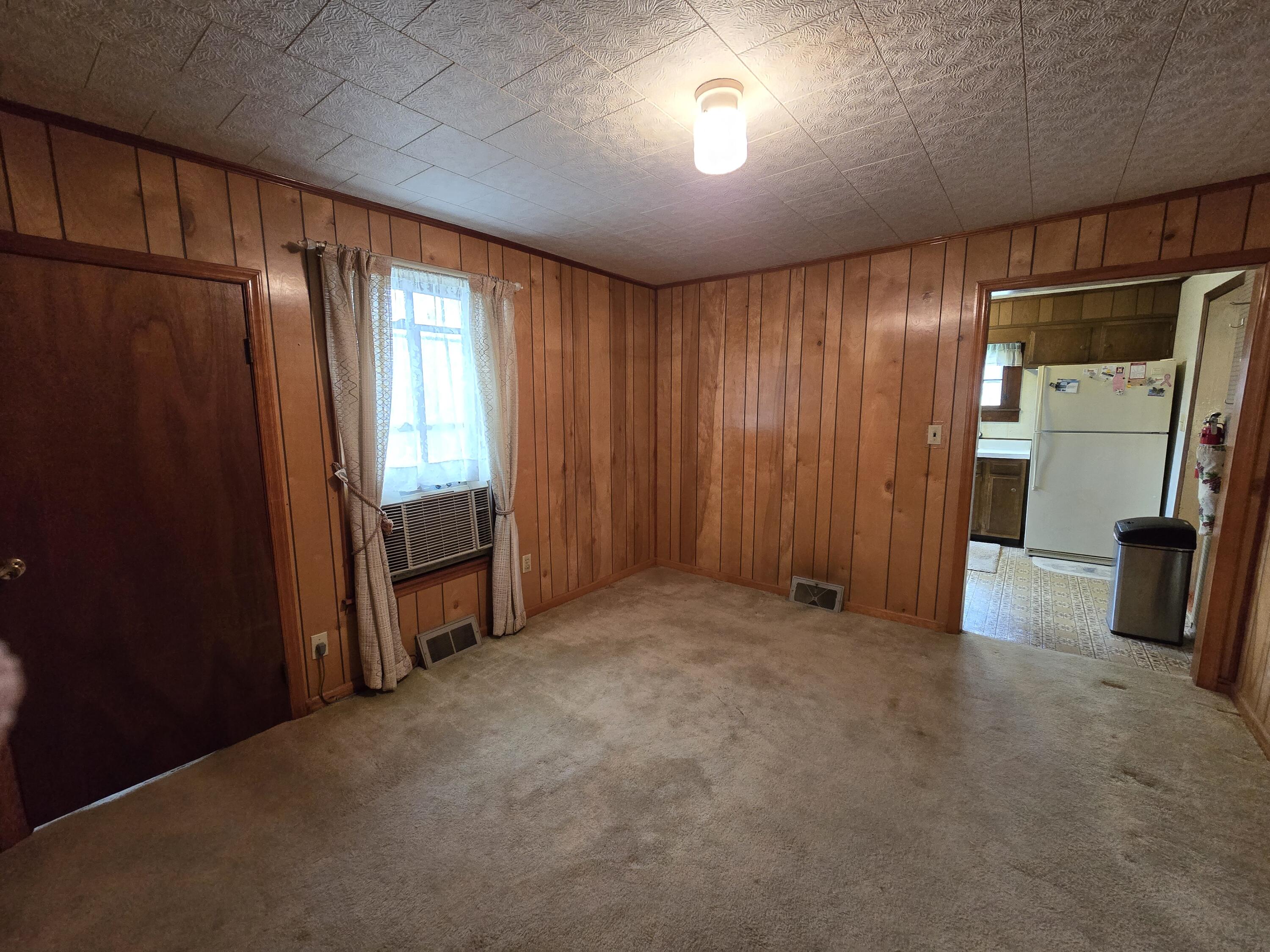 301 Walnut Grove Road Narrows, VA 24124 - Photo 4 of 8 Dining Room
