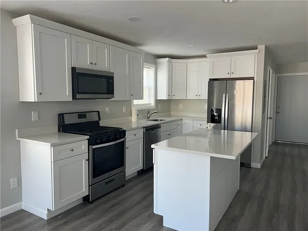 $2,300 | 109 Bowdoin Street, Unit 1, Providence, RI 02909