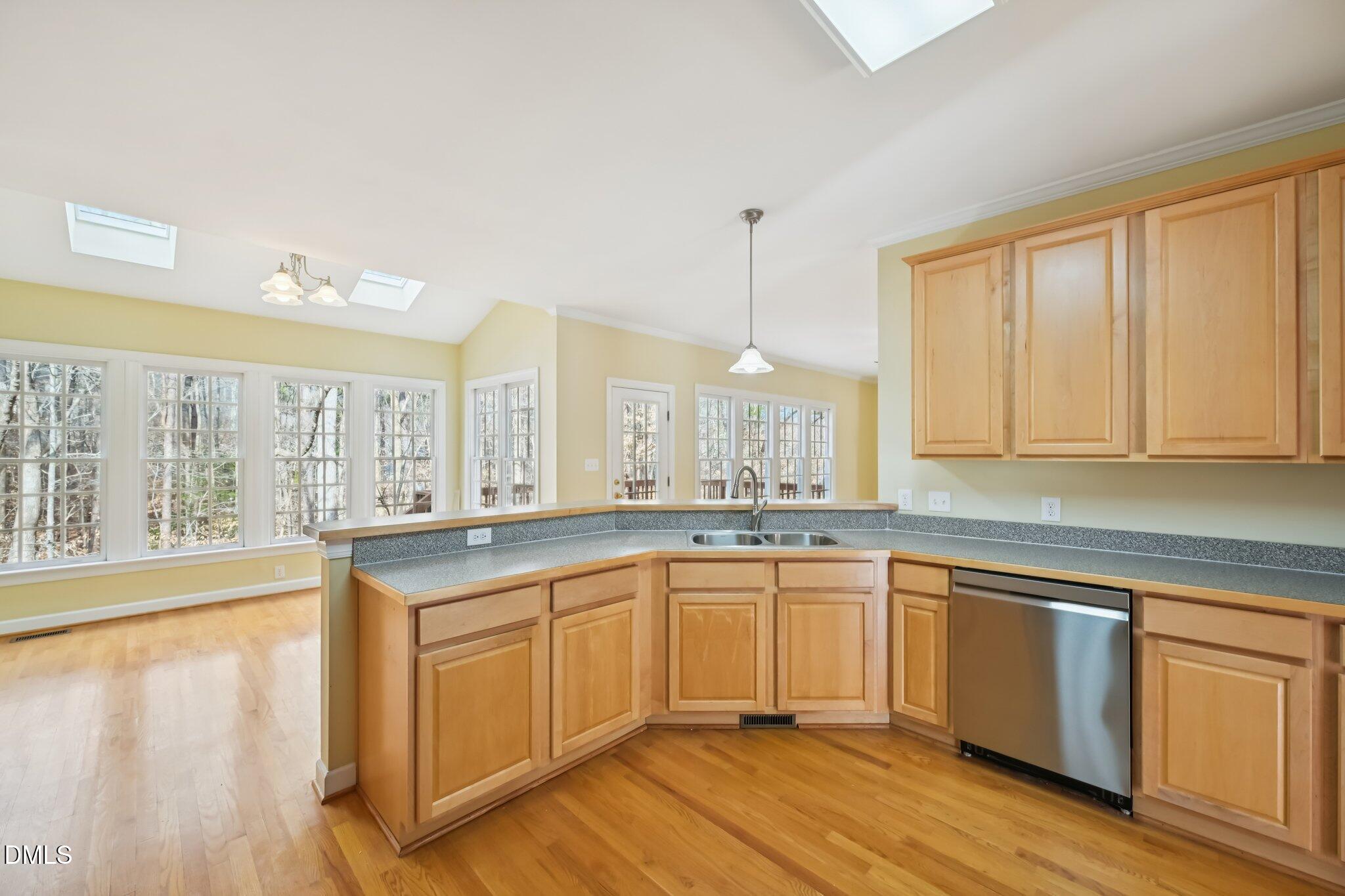 2929 Sunnystone Way Raleigh, NC 27613 - Photo 16 of 37 19-web-or-mls-Sunnystone Way-S2301-015