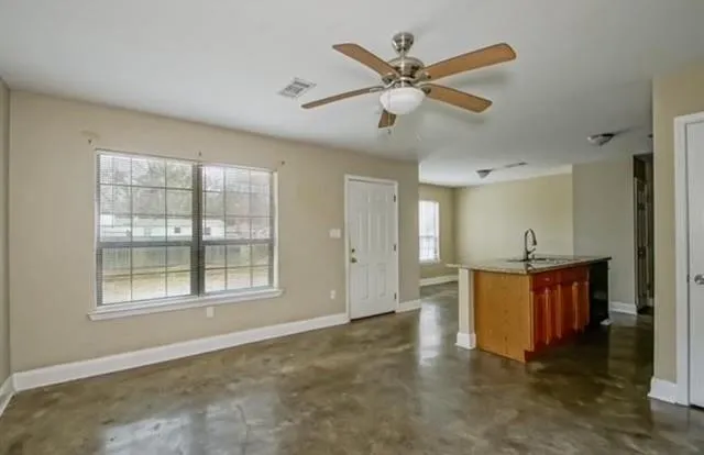 $1,565 | 540 South 1st Street, Unit D, Ponchatoula, LA 70454