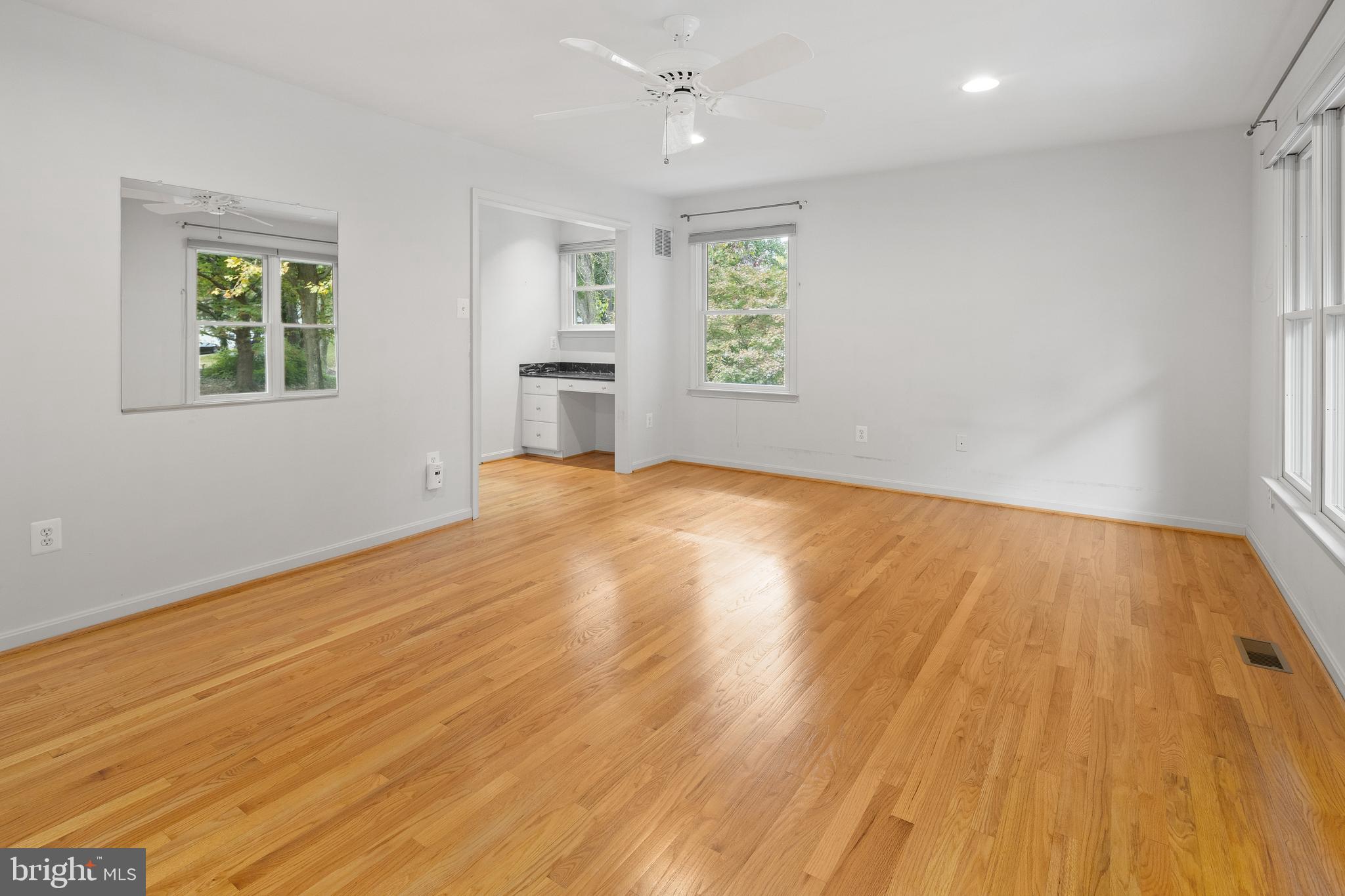 5014 Round Tower Place Columbia, MD 21044 - Photo 15 of 47 Larger than most homes of this age