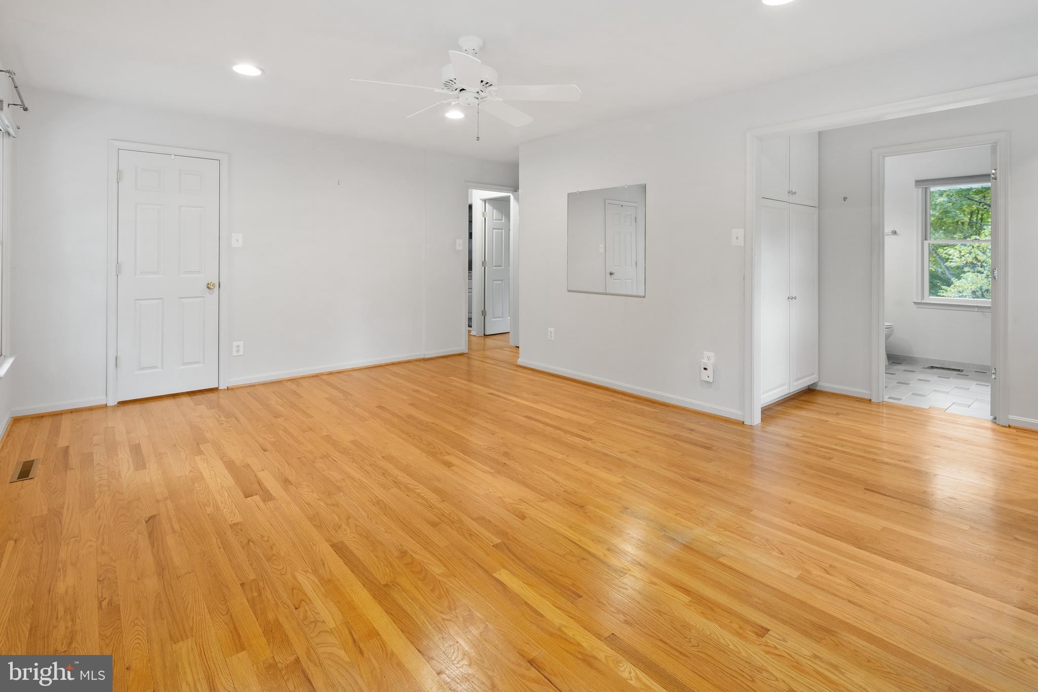 5014 Round Tower Place Columbia, MD 21044 - Photo 16 of 47 Hardwood floors