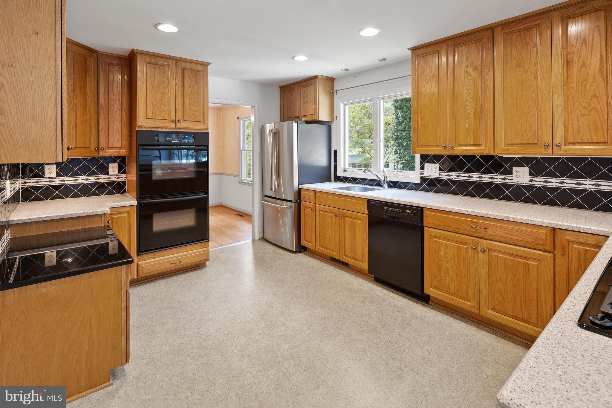 5014 Round Tower Place Columbia, MD 21044 - Photo 2 of 47 Updated kitchen