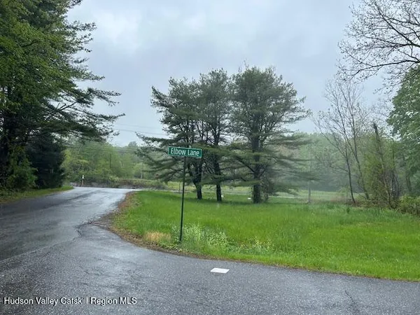 $227,000 | 5 Elbow Lane, Unit CUL DE SAC, Highland, NY 12528