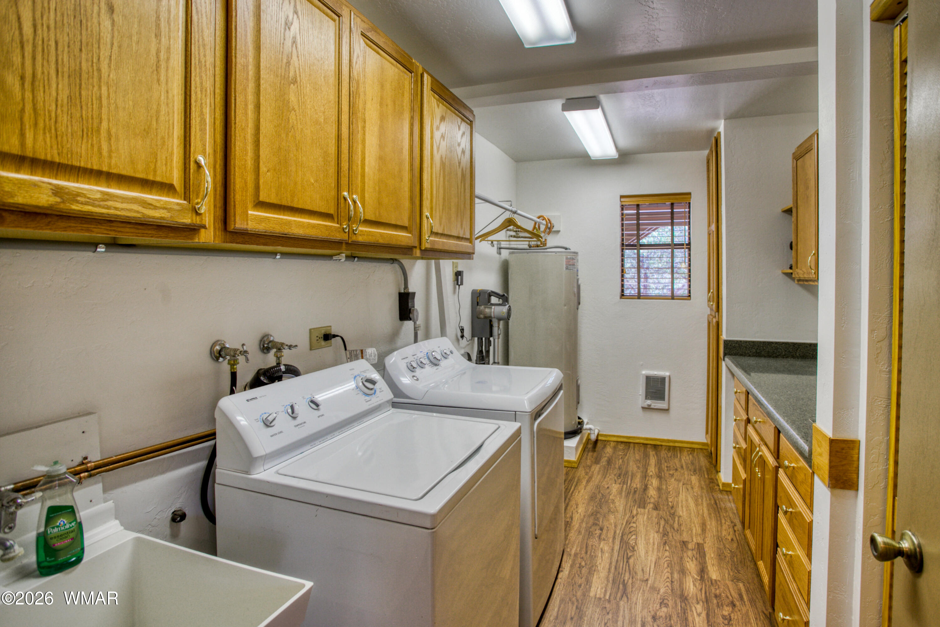 951 Cheney Ranch Loop Show Low, AZ 85901 - Photo 27 of 54 Large laundry room downstairs