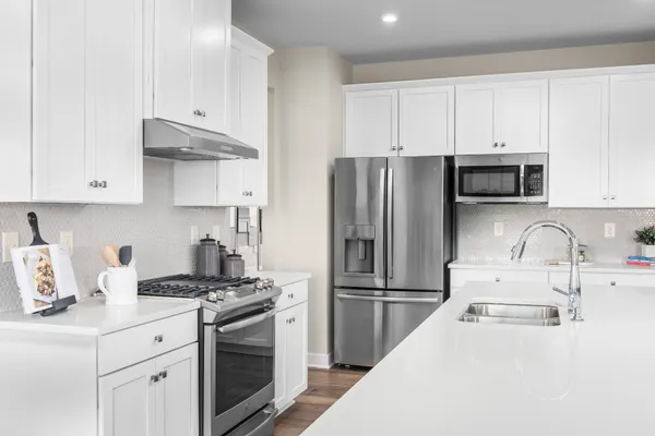 $429,990 | 2423 Thoroughbred Way, White House, TN 37188