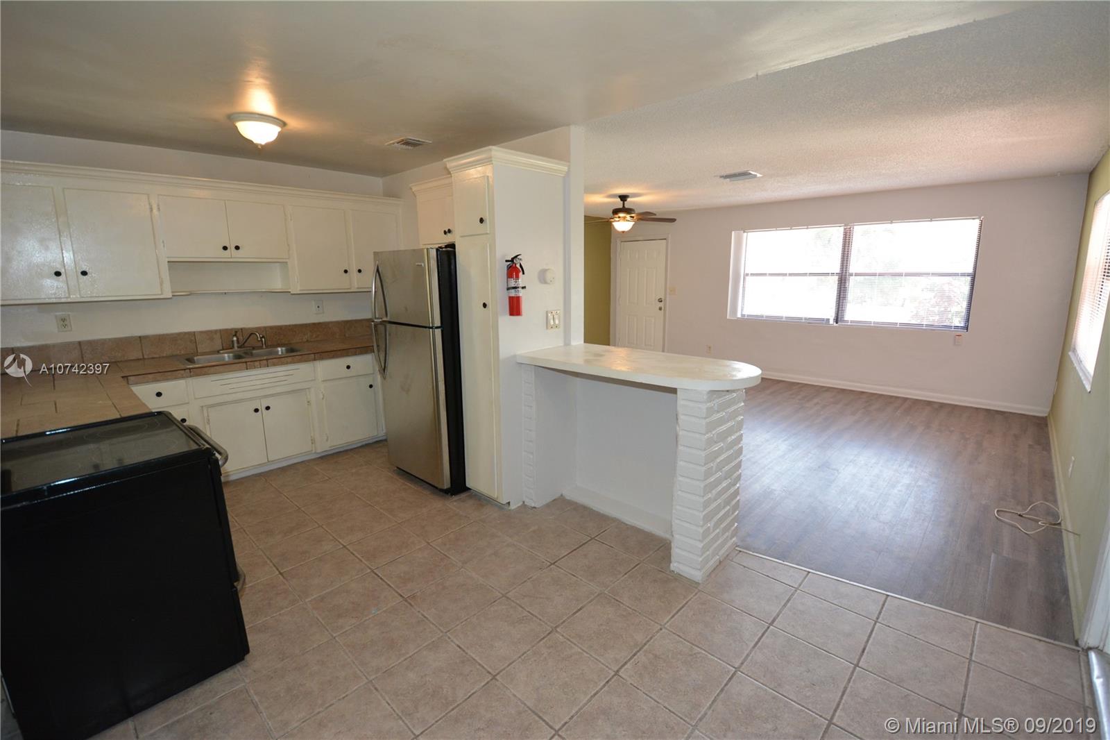 380 West 28th Street Riviera Beach, FL 33404 - Photo 14 of 39 Gallery Image 14