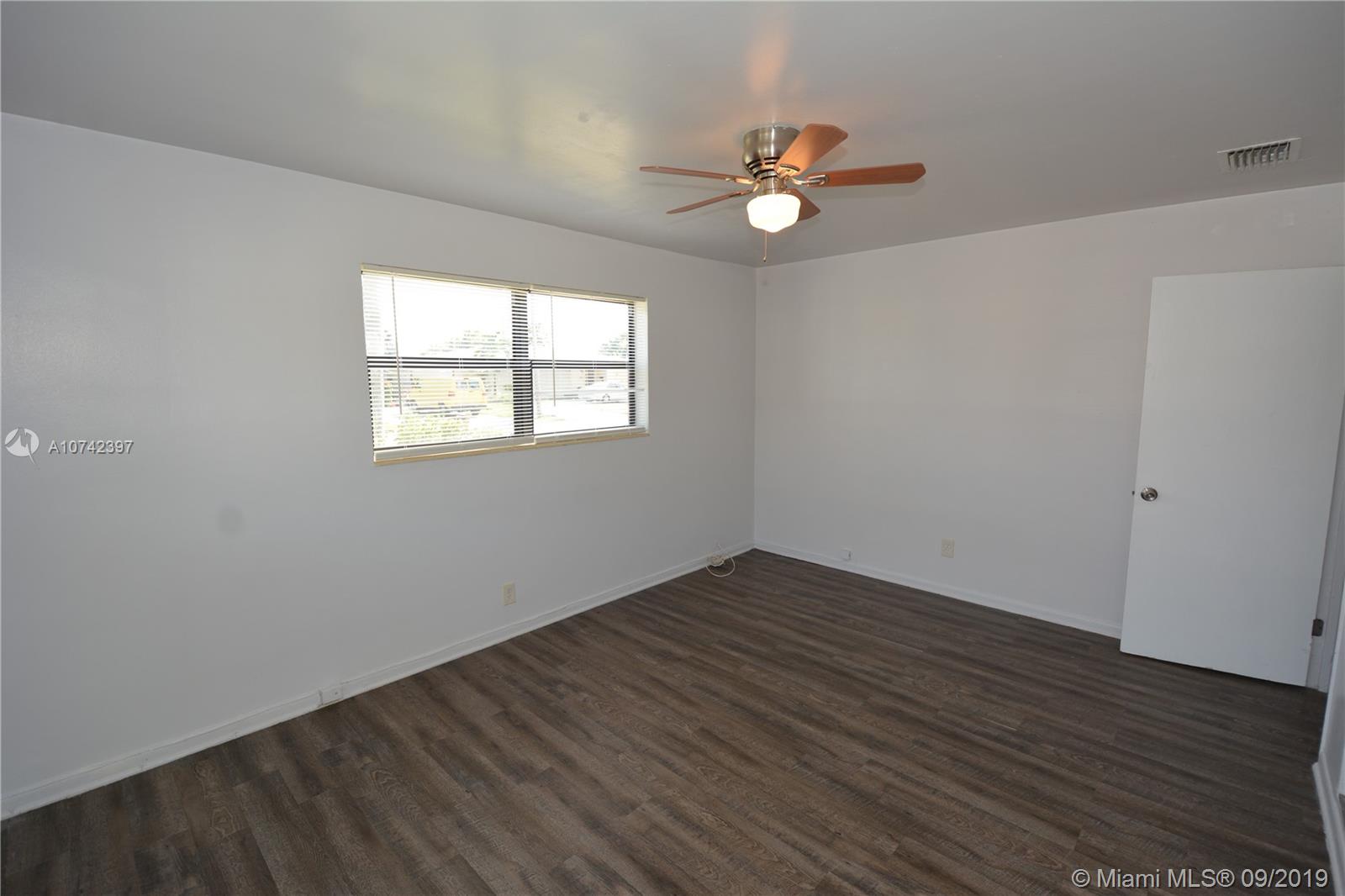 380 West 28th Street Riviera Beach, FL 33404 - Photo 18 of 39 Gallery Image 18