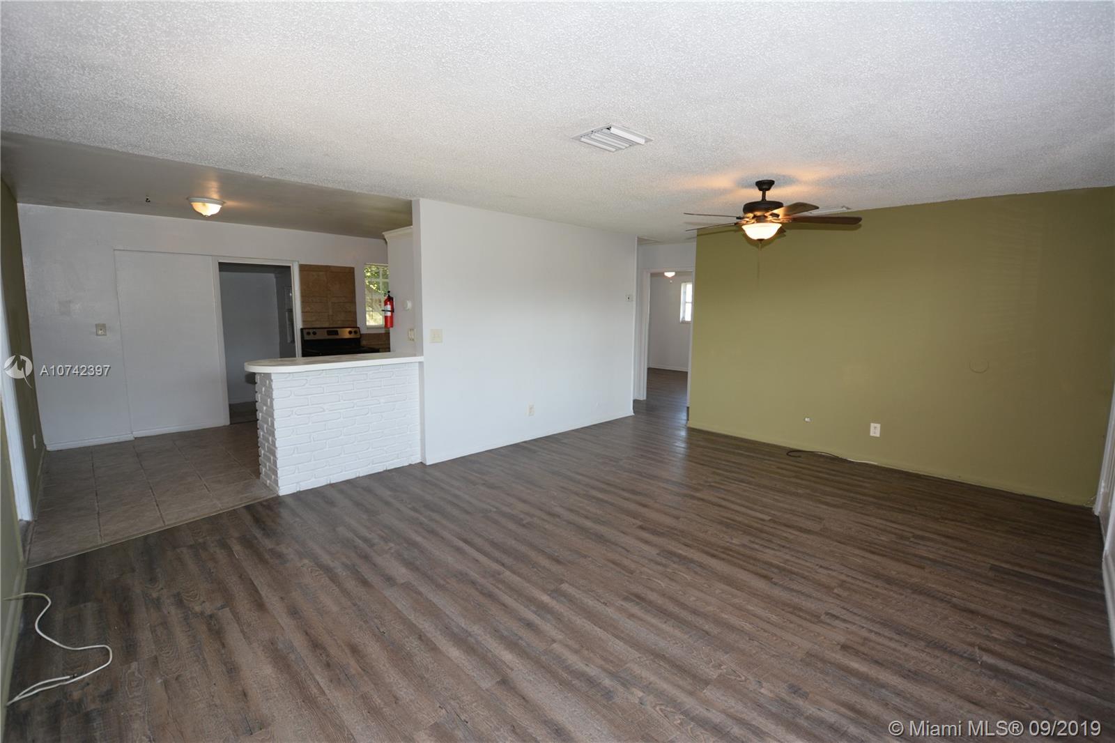 380 West 28th Street Riviera Beach, FL 33404 - Photo 3 of 39 Gallery Image 3